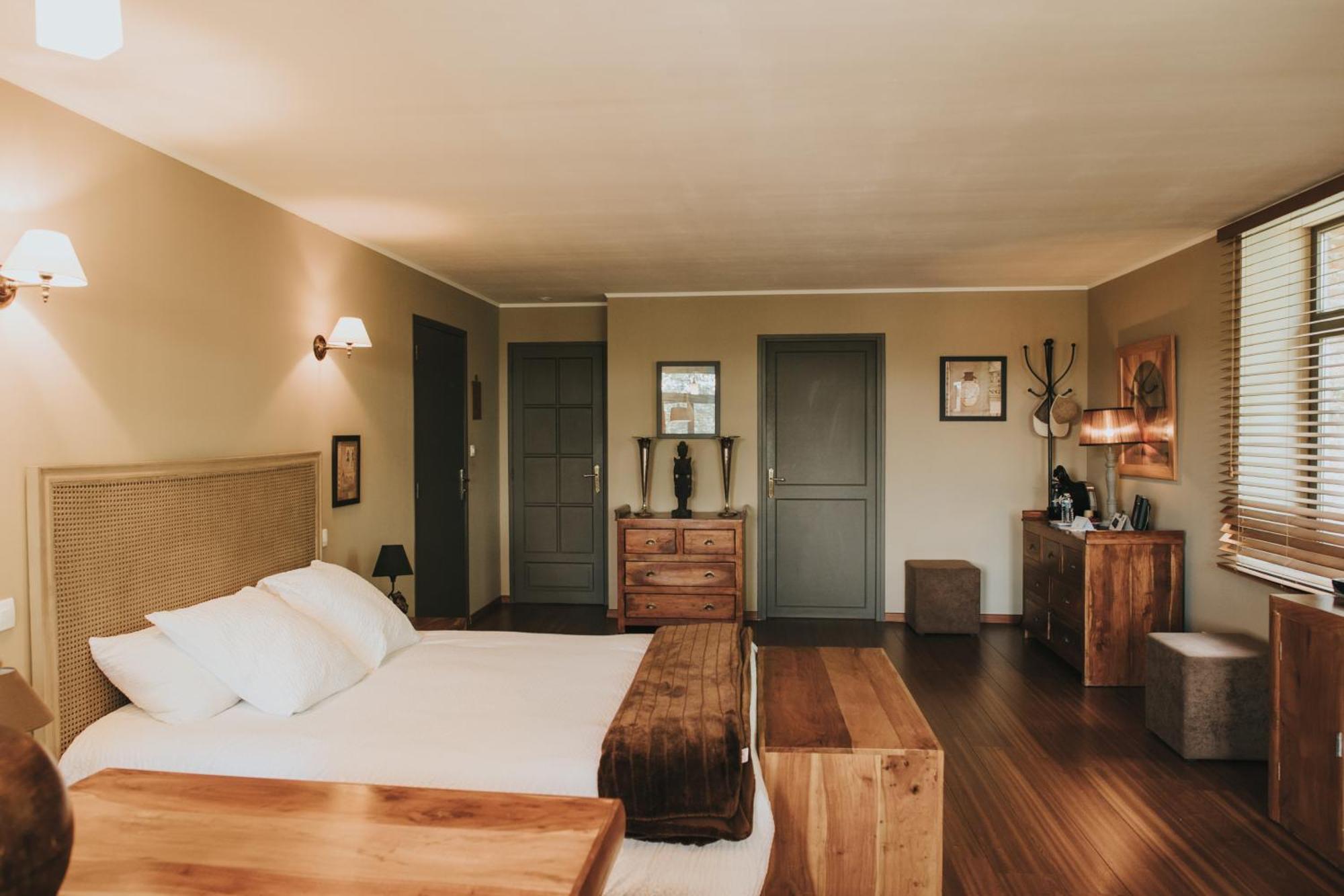 Logis Hotel-Restaurant - Le Moulin D'Artres المظهر الخارجي الصورة